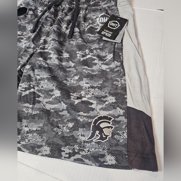 USC Trojans Colosseum OHT Military Appreciation Camo Shorts Men's Large NWT - Picture 2 of 7